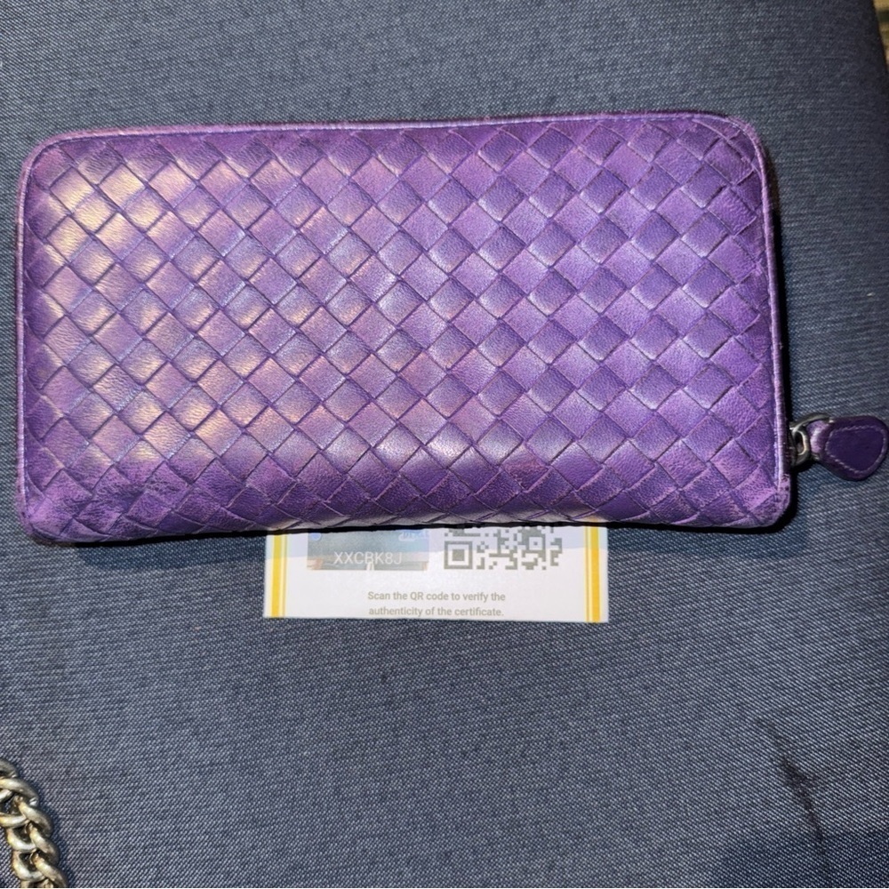 Bottega Veneta Intrecciato Purple Full Zip Long Wallet Lambskin Leather EUC - Picture 3 of 5